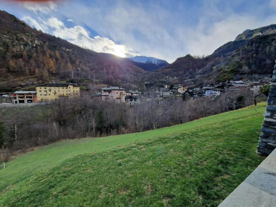Little Paradise - Ampio Monolocale Arvier Luaran gambar